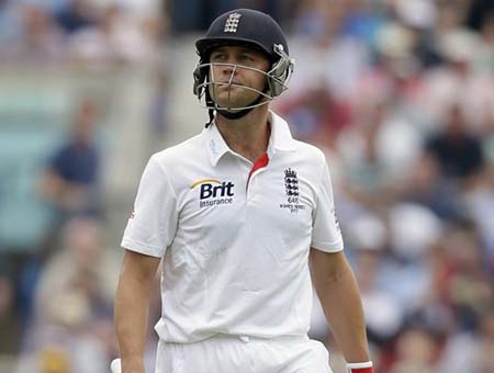 Trott returns to first-class game with Warwickshire
